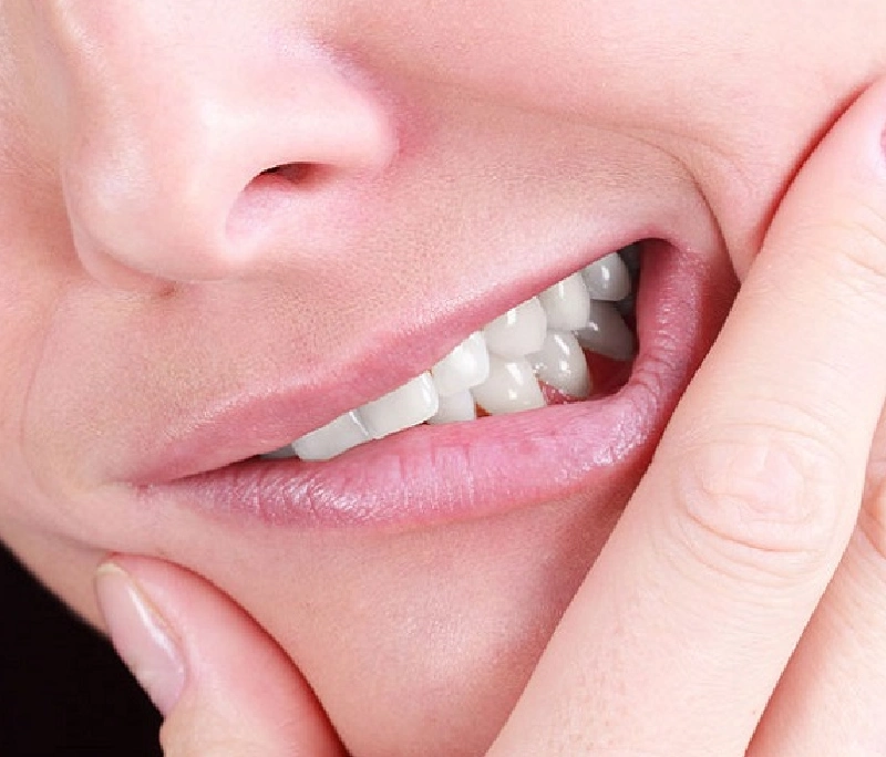 Mới bọc răng sứ bị nhức là tình trạng bình thường chỉ cần dùng thuốc giảm đau